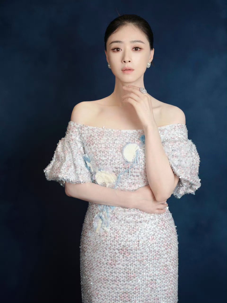 满蒙八旗都不及华妃凤仪万千 满蒙八旗不及华妃凤仪万千，恭喜蒋欣拿奖！娘娘实至名归