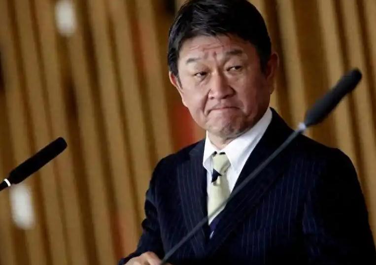 不见日本，中国没搭理。7月23日，中国外交部证实，这次在马尼拉期间，王毅并没有和