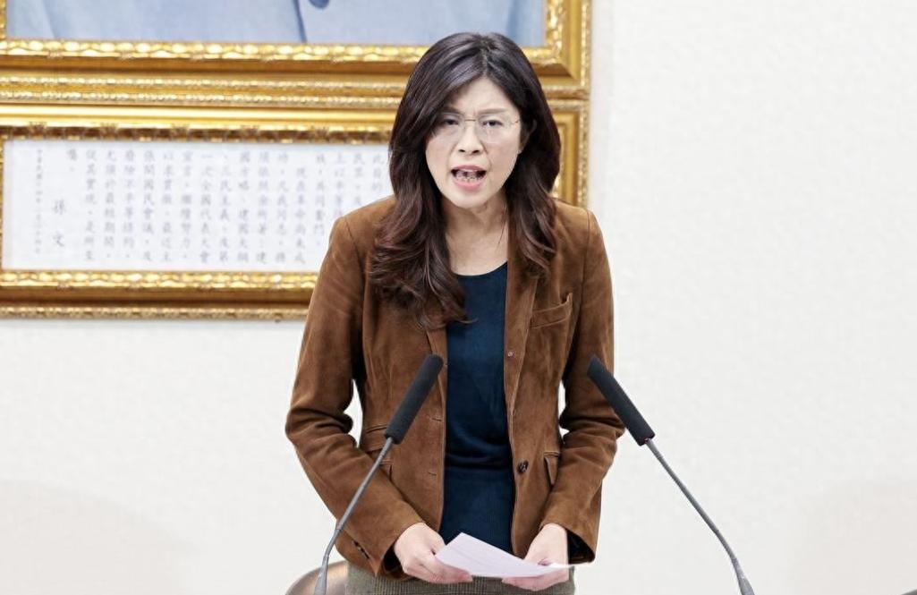 郑丽文白来了？大陆发布10项措施，台当局下决心全面封杀

郑丽文这趟大陆行，前脚