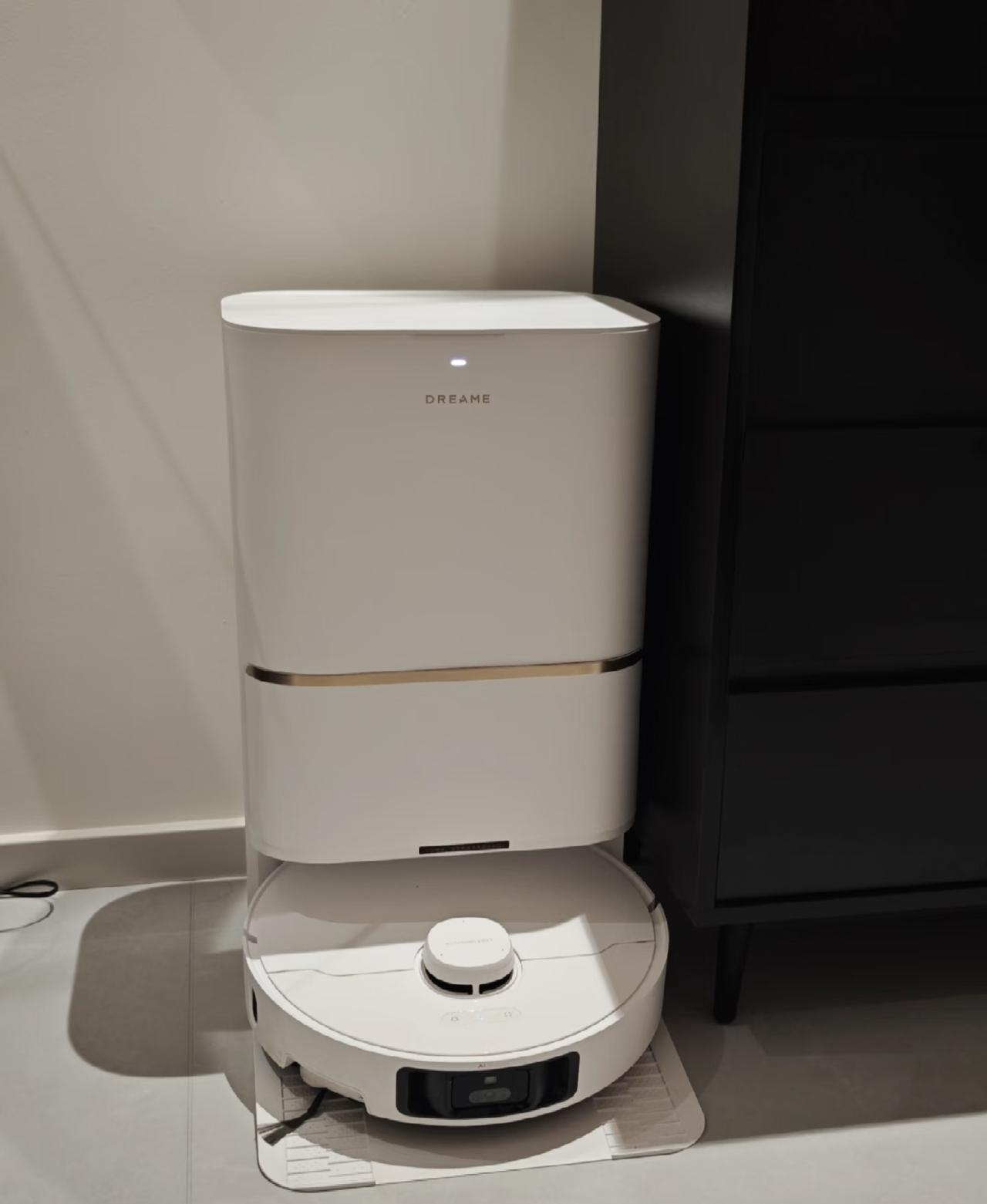 看到追觅CEO俞浩年会的豪言壮语，我恍然大悟！
表面上他是在“贴脸开大”撒贝宁，