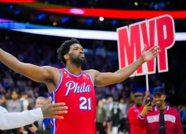 北京时间7月18日NBA76人队中锋球星恩比德接受专访谈到:“无论队友哈登做出怎