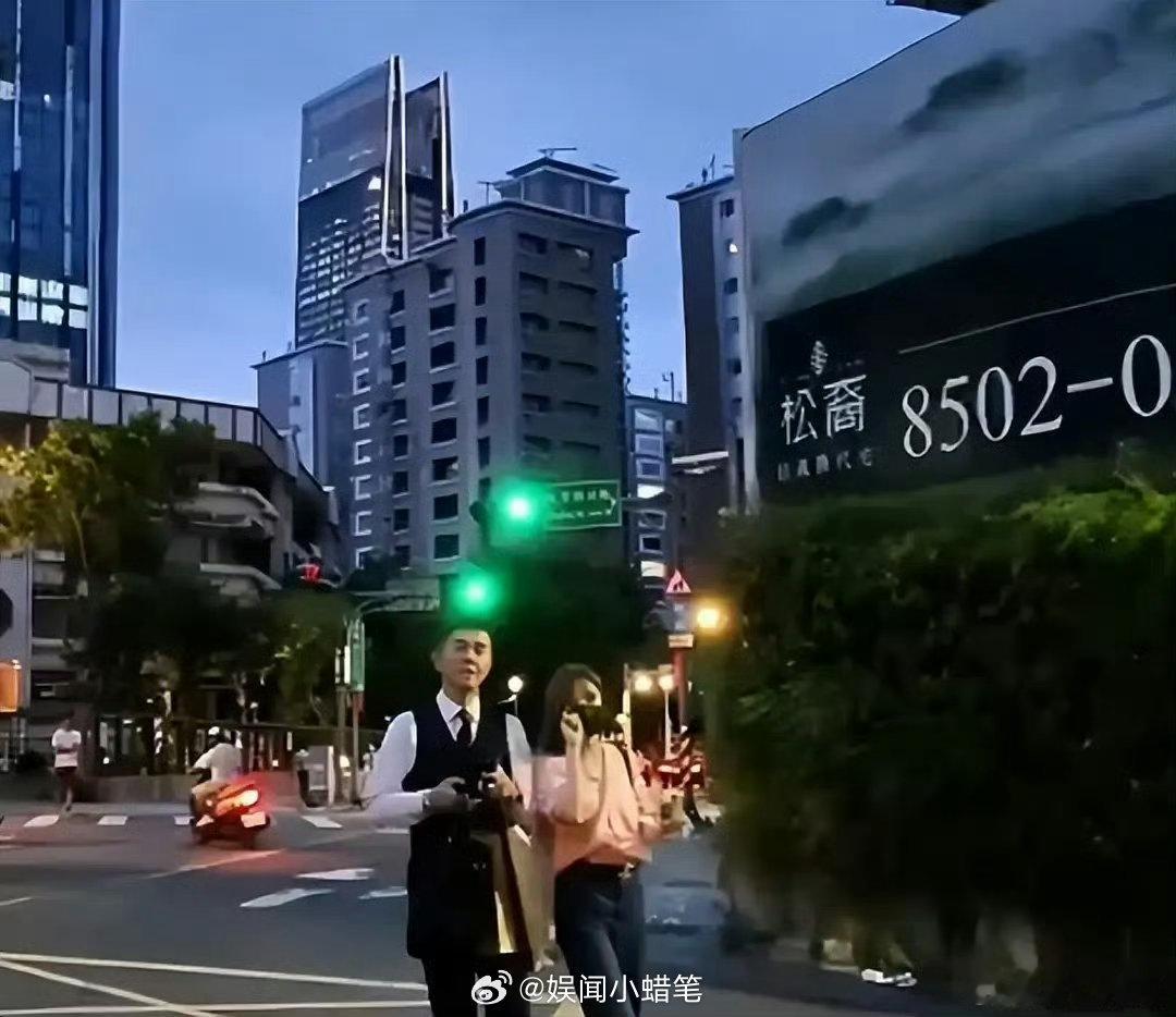 曝疑似王心凌新恋情台媒曝王心凌与神秘平头男约会甜心教主王心凌结束内地工作返台休整