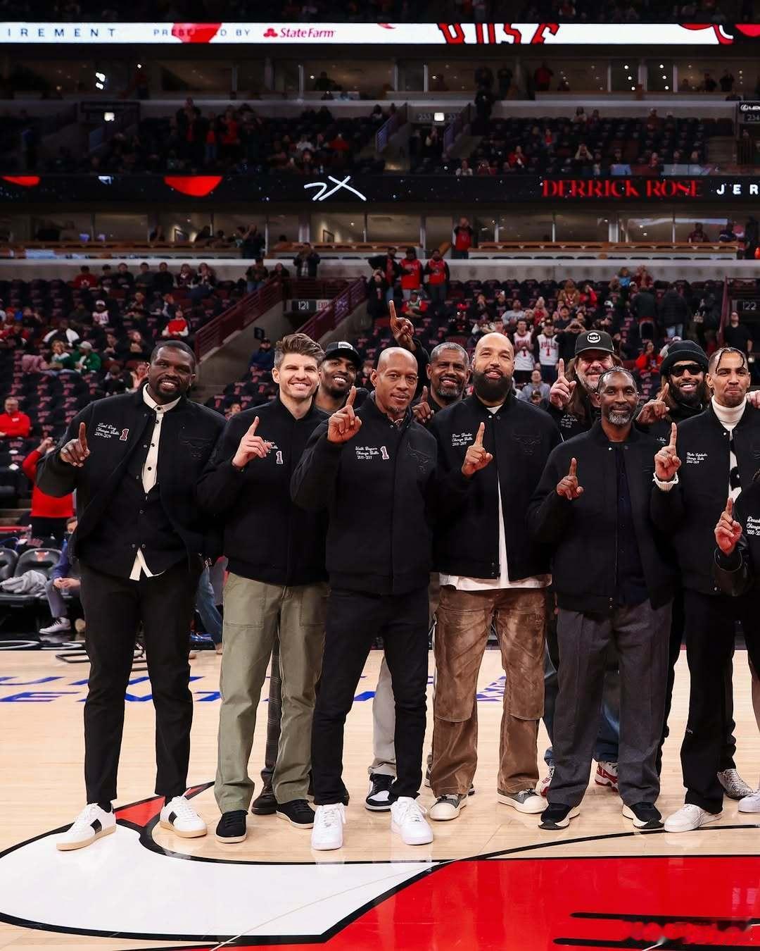 玫瑰退役1⃣️罗斯退役球衣