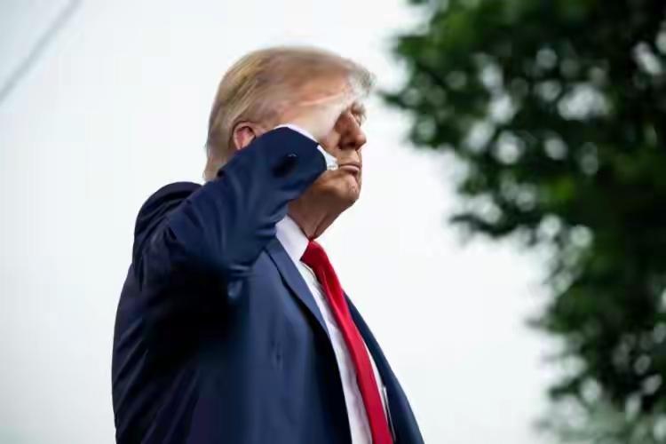 美国扣押第二艘油轮，马杜罗终于等来外援，特朗普真正目的曝光

当地时间12月20