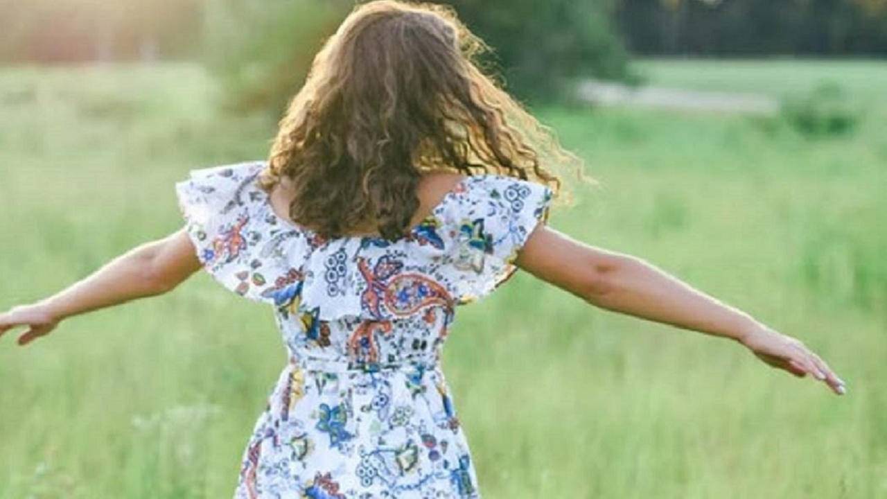 在办理房贷过程中，才知道老婆婚前债务累累，已被法院列入失信名单，影响了银行信用额