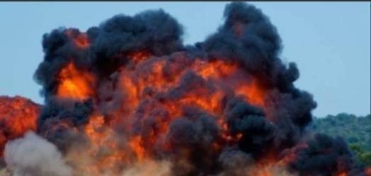 一位上过战场的老兵说，遇到爆炸时，千万不能让整个身体趴在地面上。但凡卧倒的没有一