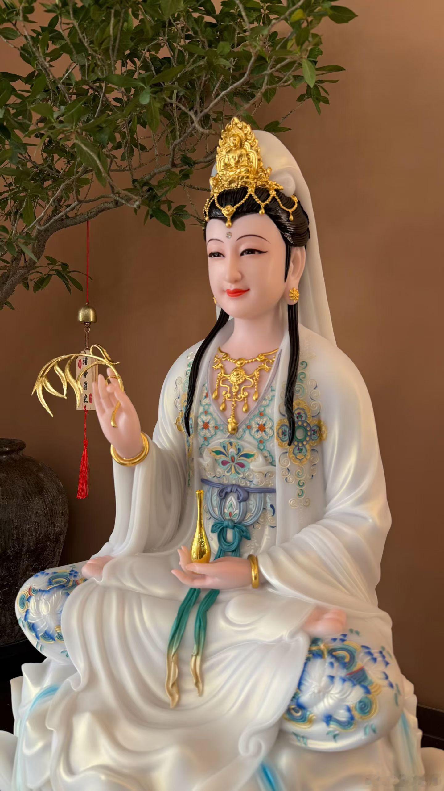 今天是农历8月的最后一天，月尽气收。送穷出门，迎福入户。消宿晦，注新祥。愿，金秋