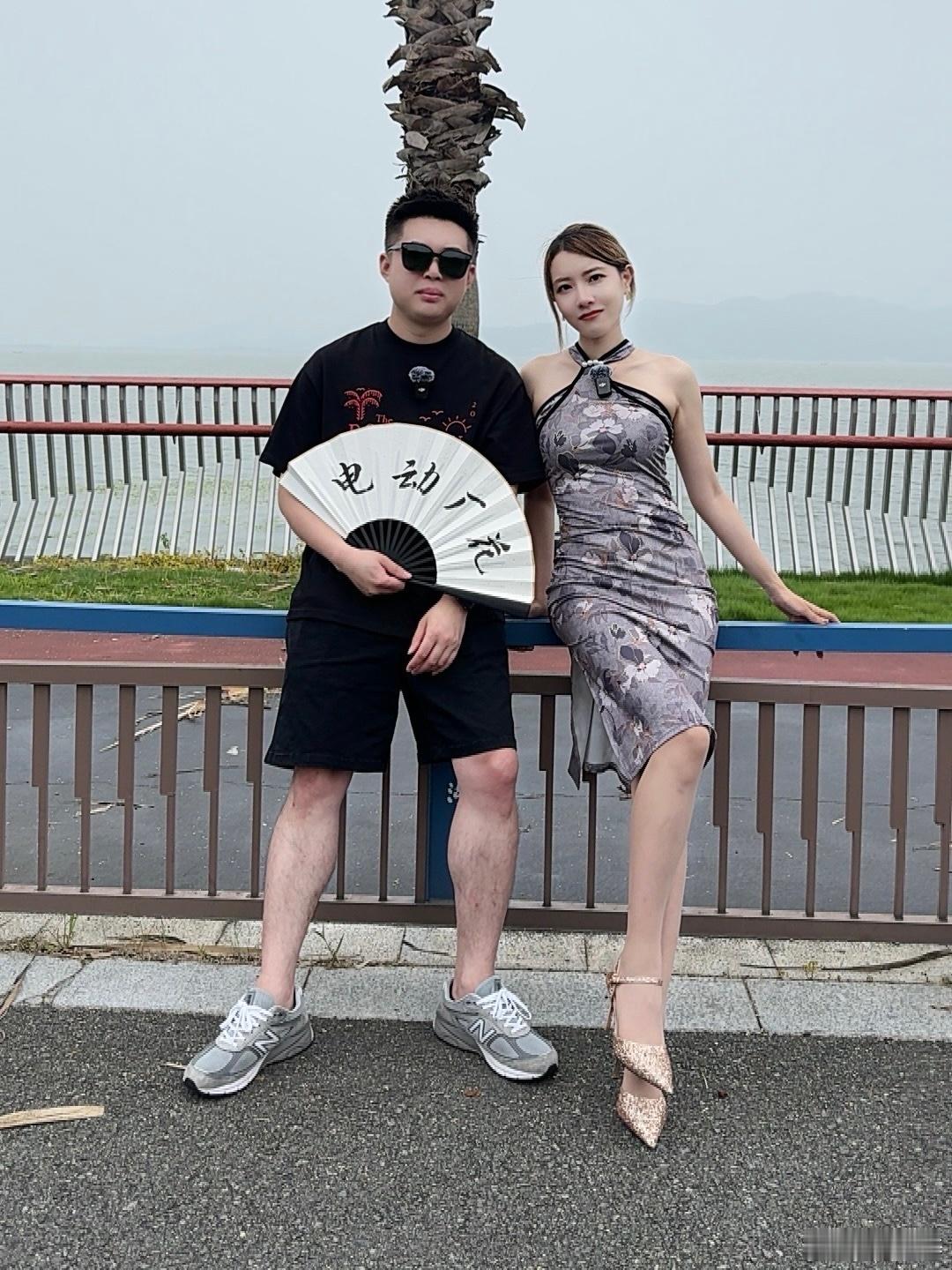 带来东钱湖我的秘籍拍摄基地！！我终于明白她这扇子的用途了。不仅可以当拍照道具，热