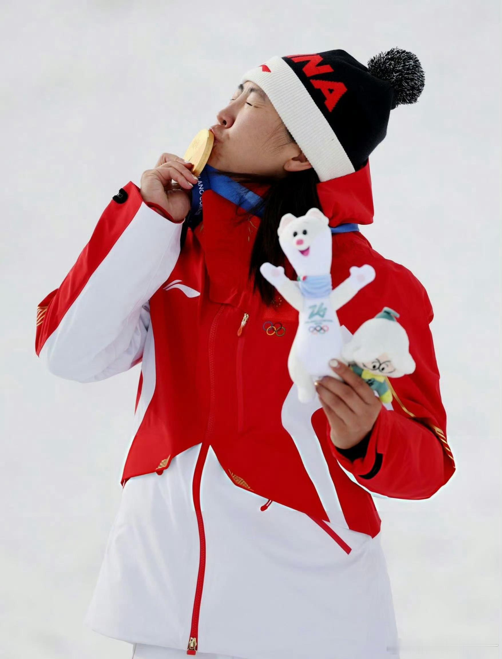 徐梦桃 文能浪姐唱跳武能冬奥夺冠恭喜！！太牛了！！大女人！！ 