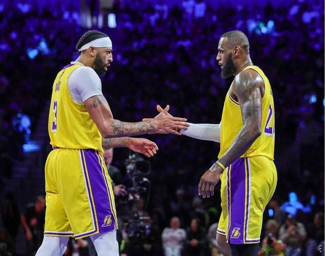 #nba##勇士vs湖人# 北京时间4月10日，NBA常规赛继续进行，湖人坐镇主