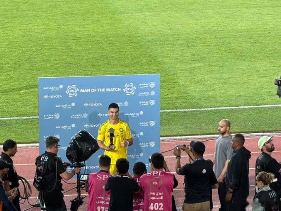 猜猜谁拿下了官方 MOTM？Sofascore 就是个笑话！梅西c罗班主任预测