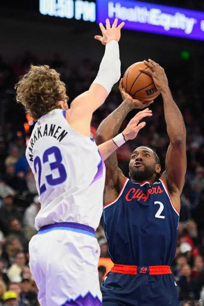 快船19战16胜北伐：小卡连25战20+创纪录 哈登激活6人上双制胜北京时间1月