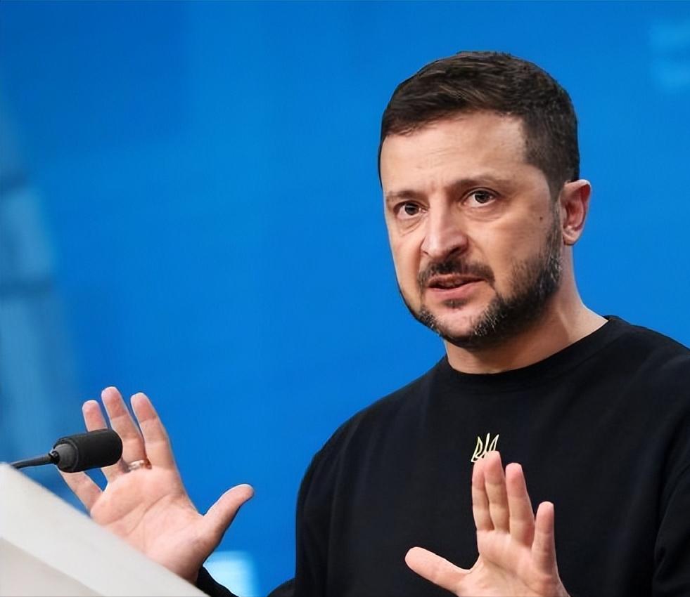 最新消息！泽连斯基主动向外界披露，特朗普希望在夏季前结束俄乌冲突。
 
这句话不