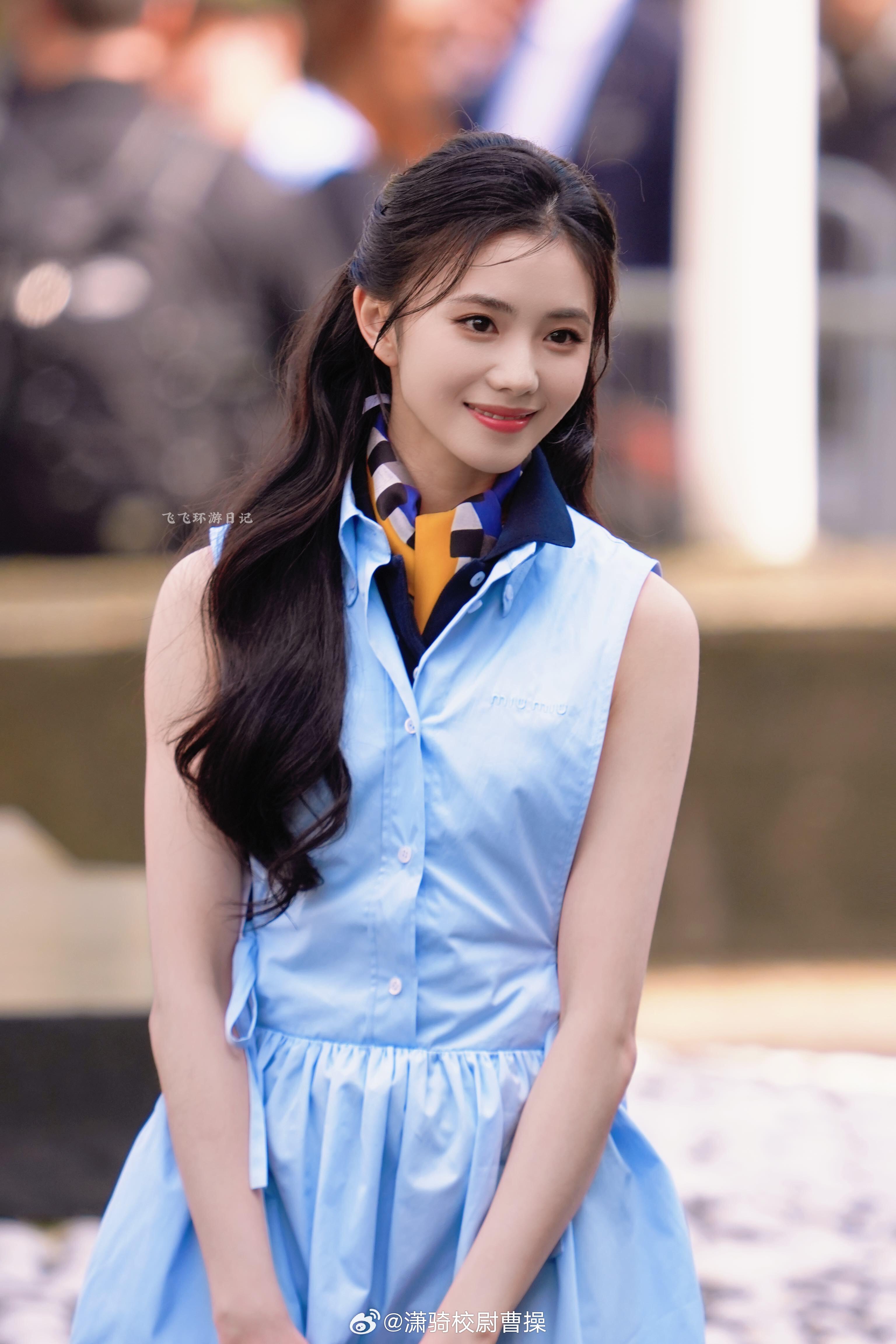 刘浩存星味刘浩存Miumiu看秀生图朋友在现场拍摄的📷 