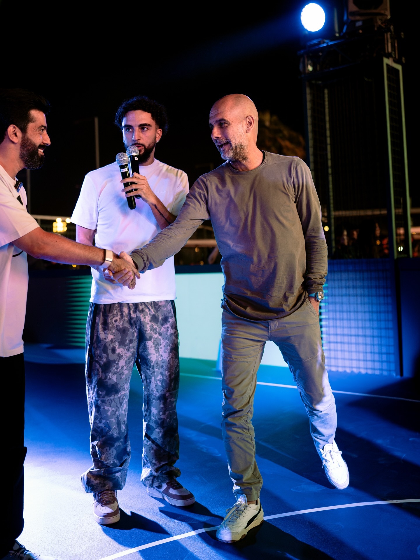 上个国际比赛日期间在沙特阿拉伯利雅得参加足球活动的补图⚽️ 