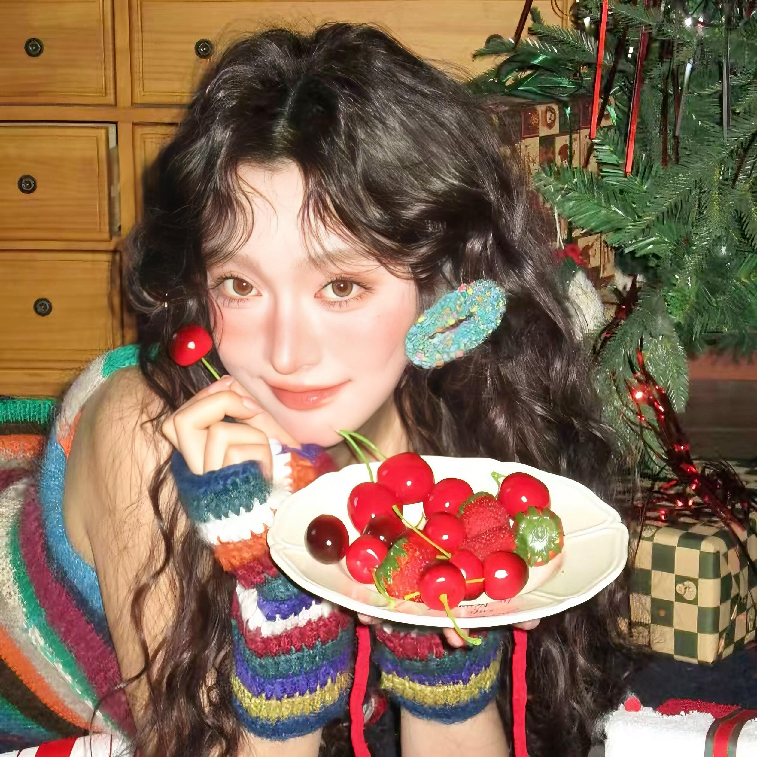 𝙒𝙚𝘾𝙝𝙖𝙩｜红色系头像｜女生头像｜图源网络侵删 