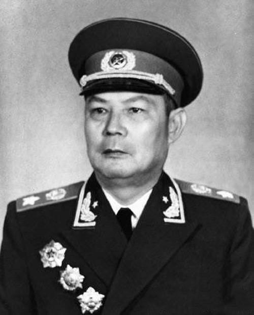 叶剑英突然发脾气，对孩子们大喊，站起来！女儿从来没有见到父亲发这么大的火，到底为