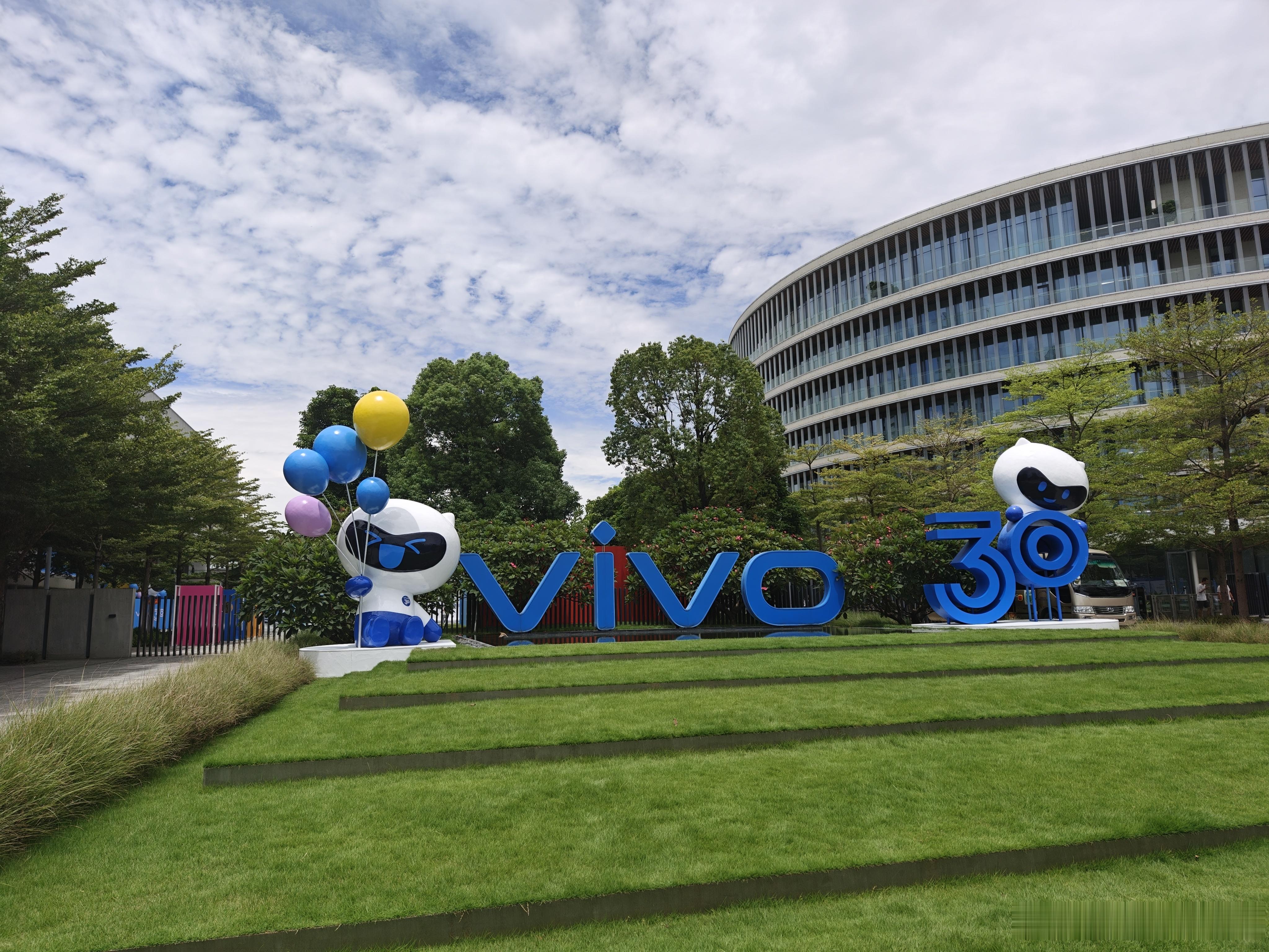 vivo Vision太上头了，完成度极高，别让我对头戴式只能设备有了新的认识，