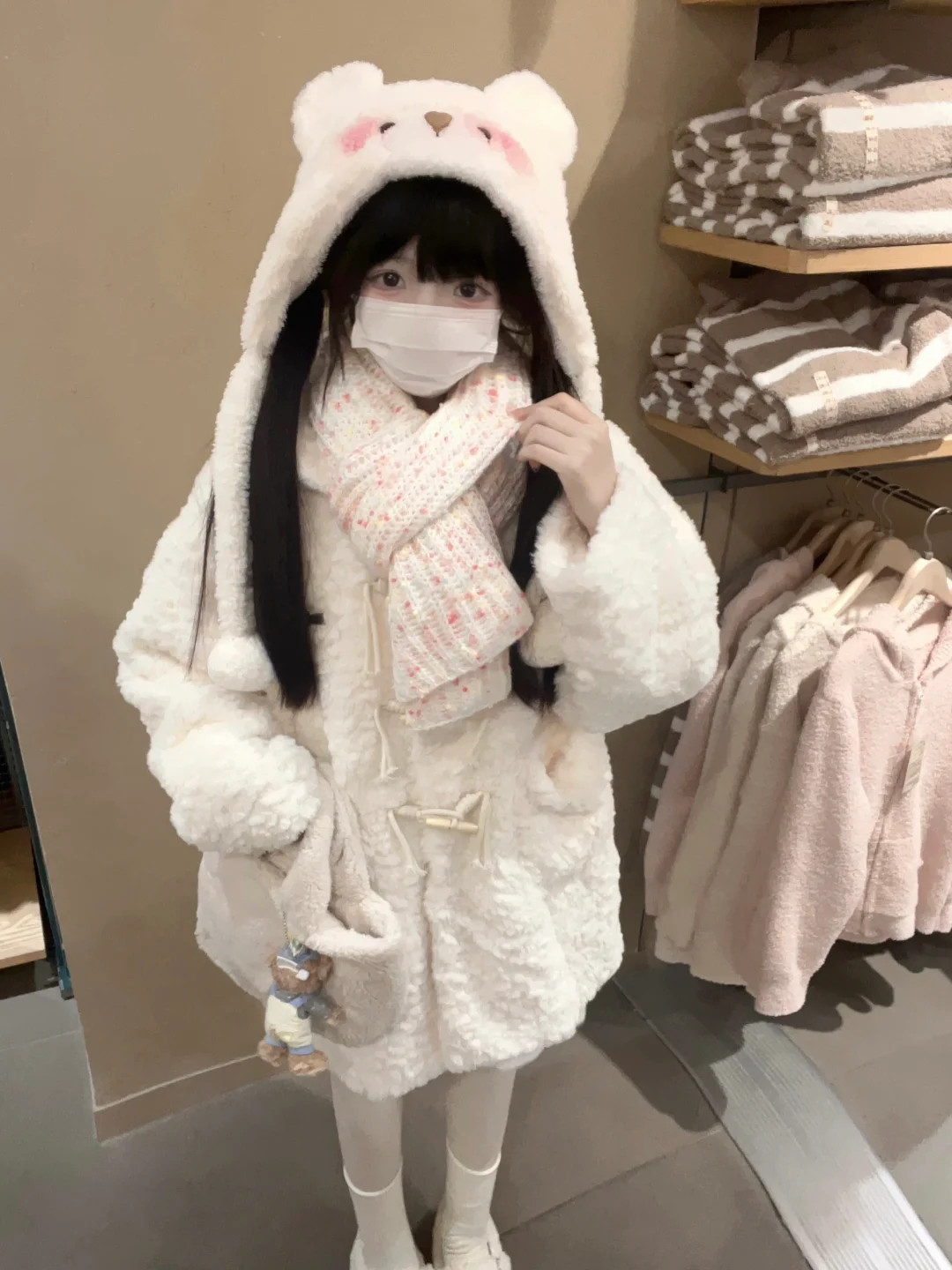 小白熊ᐢ⸝⸝>ᴗ<⸝⸝ᐢ