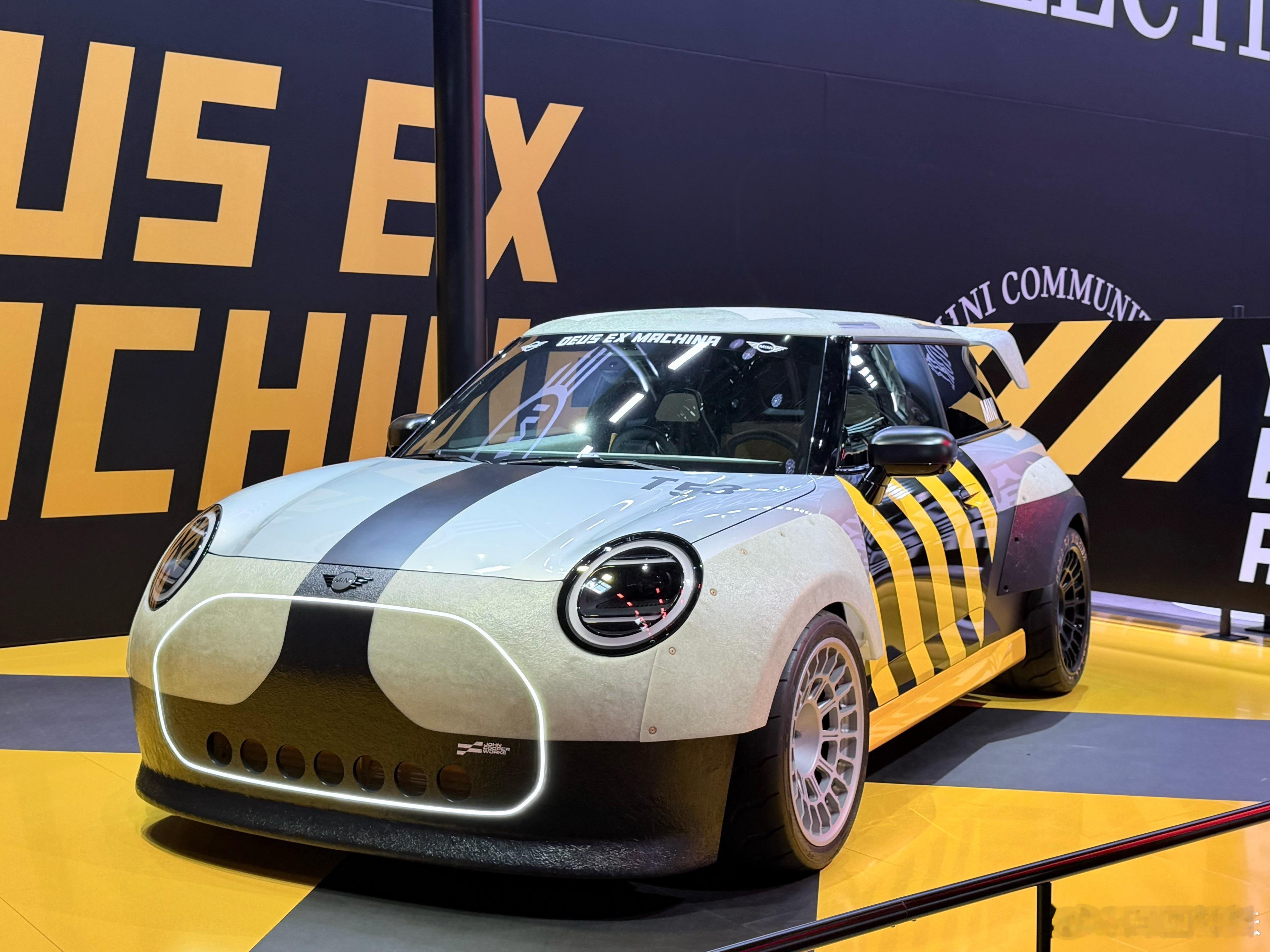 谁上学的时候没做过买mini的梦啊！现在能买反倒犹豫了，有一说一通勤开着真自在方