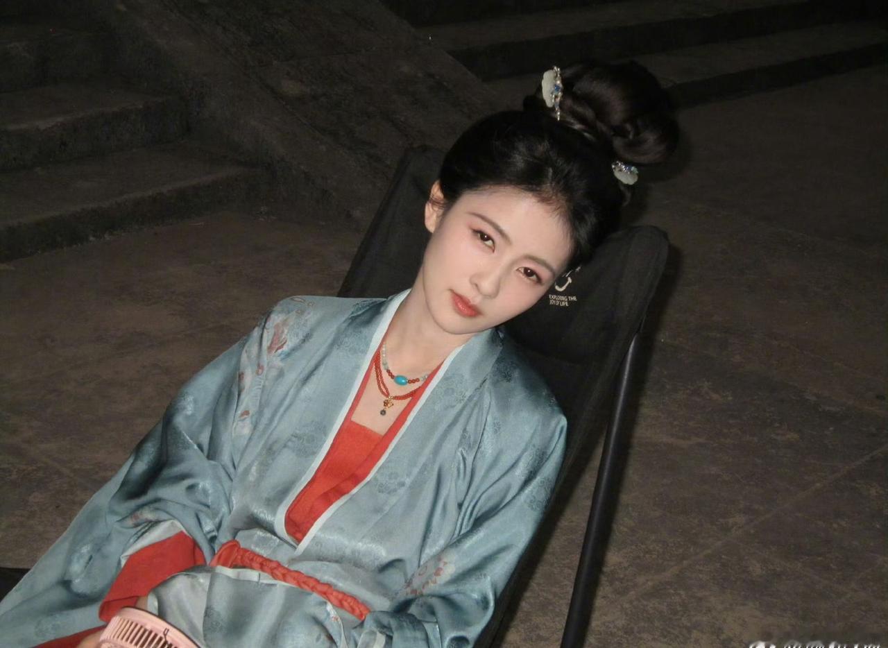 bl白鹿开到荼蘼bl 白鹿 

摒弃柔和滤镜，直面原始汹涌的本能。
𝓐𝓫𝓪