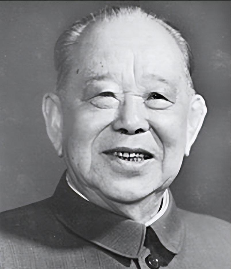 1979年，一位开国中将坚持要在农妇家用餐，众人百思不得其解，中将坦言：她其实是