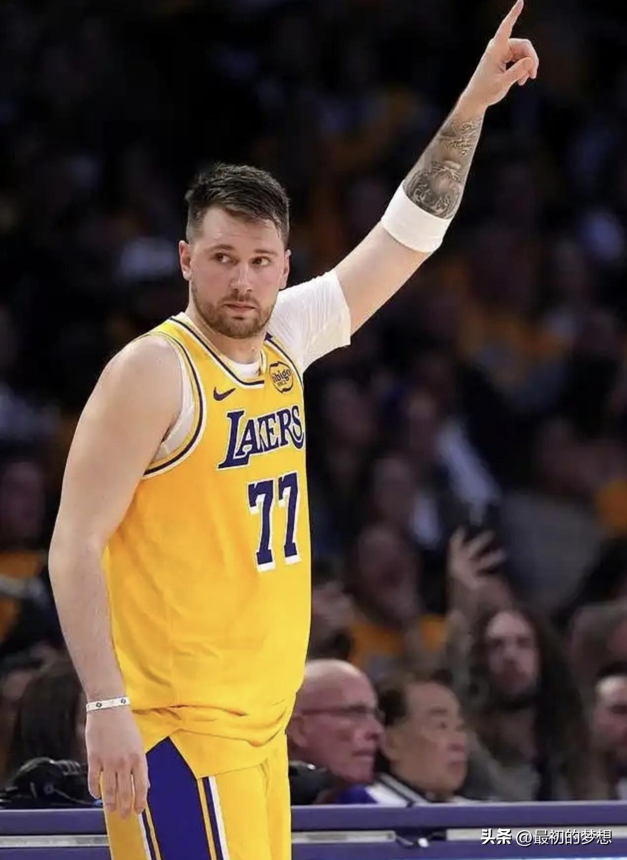 NBA历史冠军最多的竟然是这十支球队！现役和历史最佳都是谁？

1 凯尔特人  