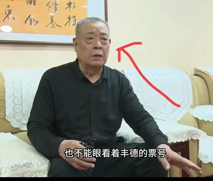 我问我做医生的朋友

你说张治中为啥才70岁就离开了

没想到他却说，张治中离开