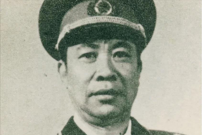 红军长征经过贵州时，来到一个村庄。红一军团直属警卫连副连长刘辉山带着一班人住进一