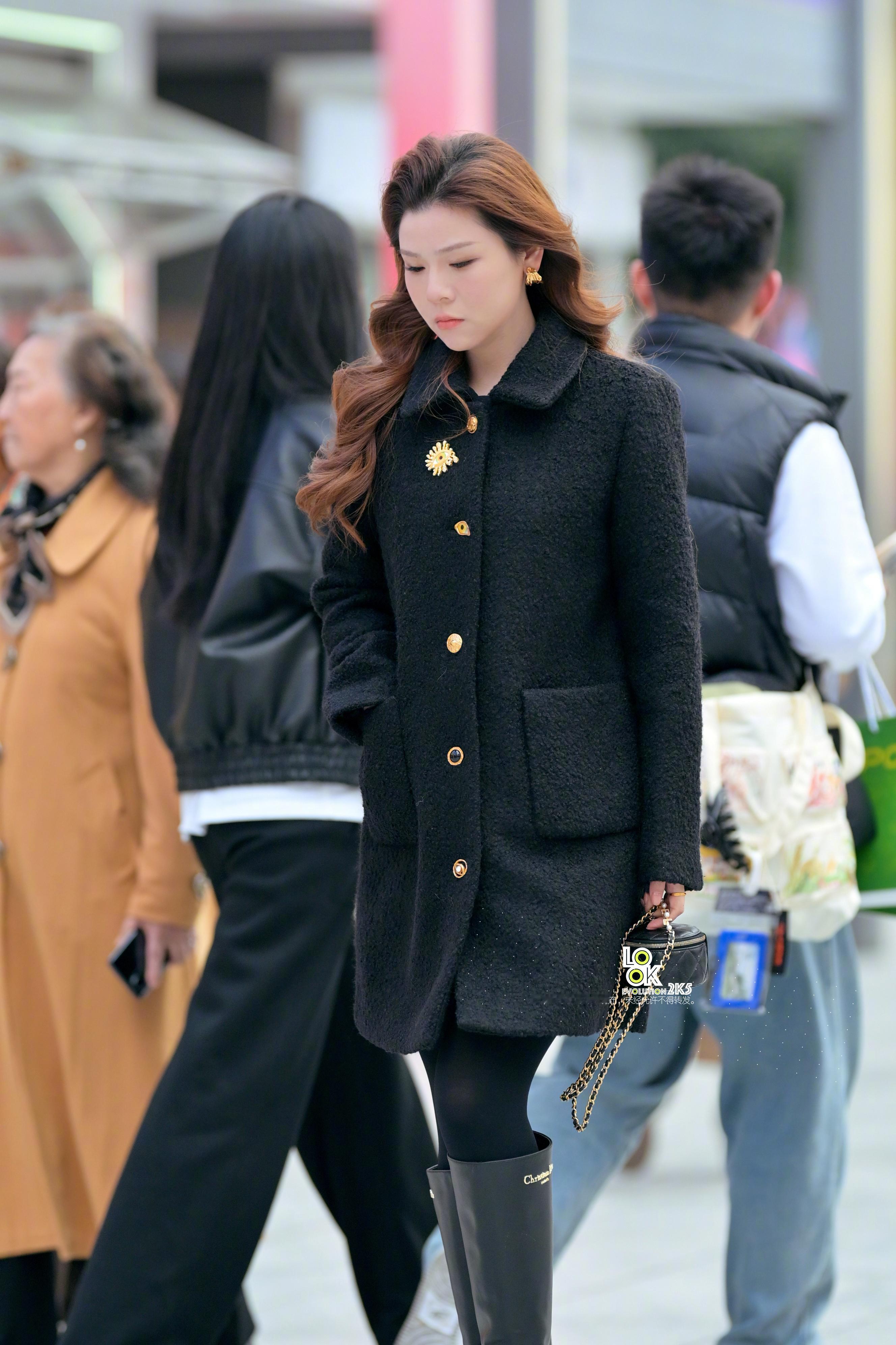 我没有抱怨哈！因为这两年微博确实看的人少了作为一个社交平台刷不到我关注对象的内容