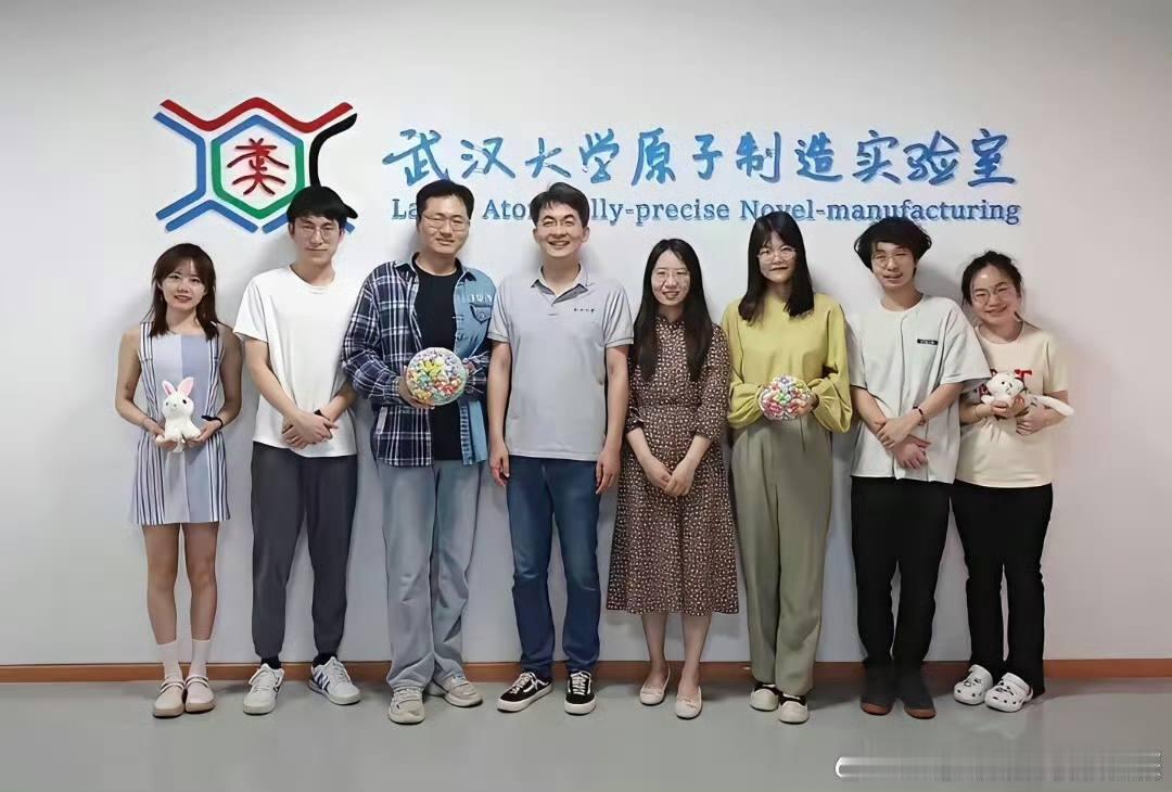 今天很多网友常跑来问我，说老王啊，眼下那些搞学术霸权的，找的情人咋这么丑啊？现在