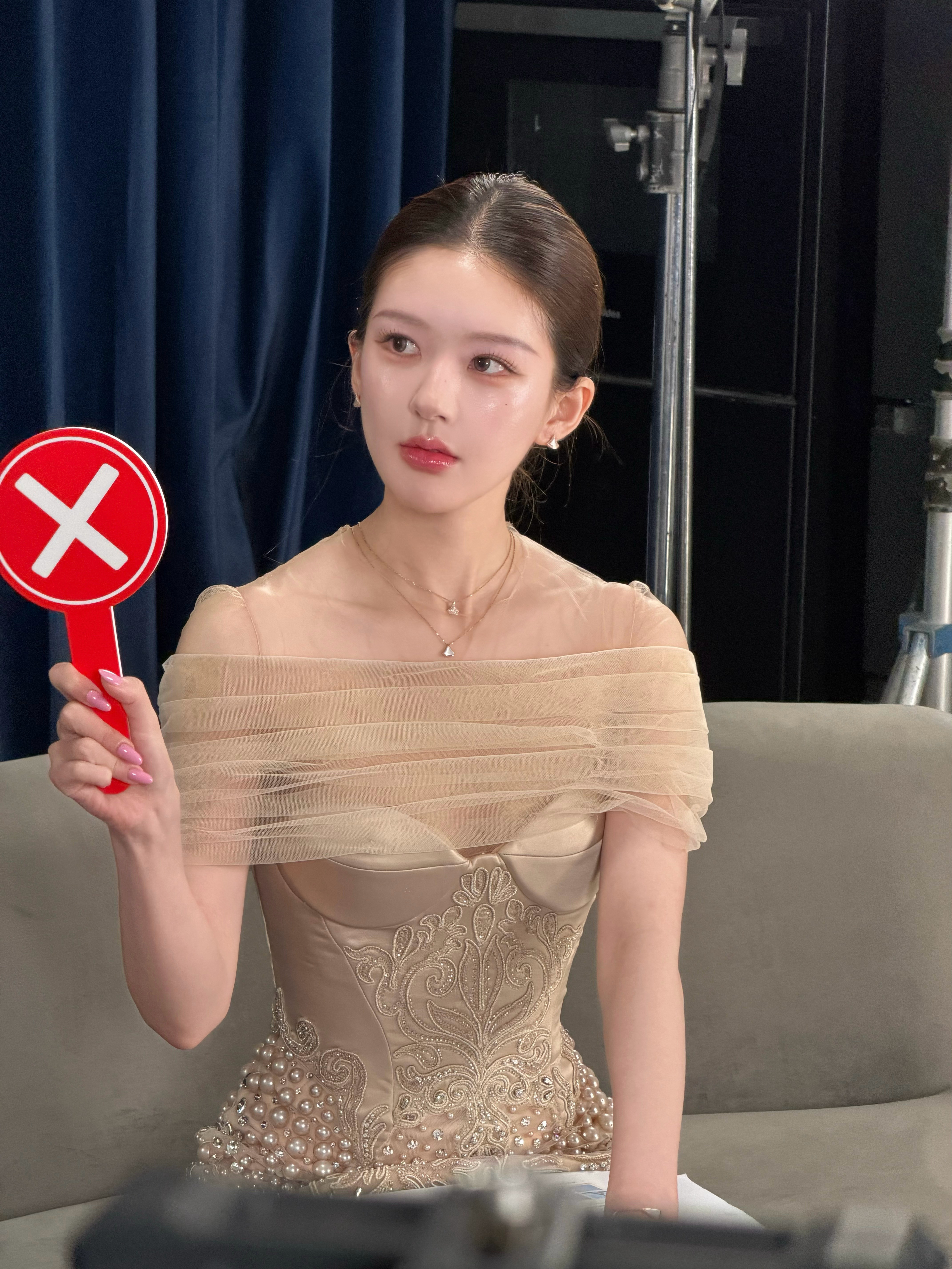 你们到底有没有好好祝我长得像赵露思？[怒]赵露思[超话] ​​​