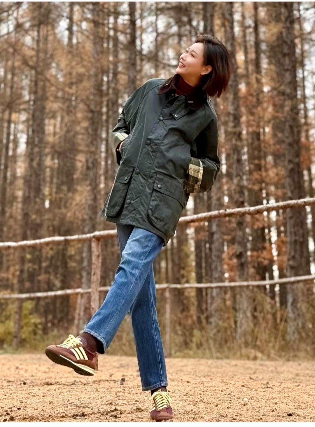 不管时兴什么裤子，还是小直筒裤最好看最百搭。