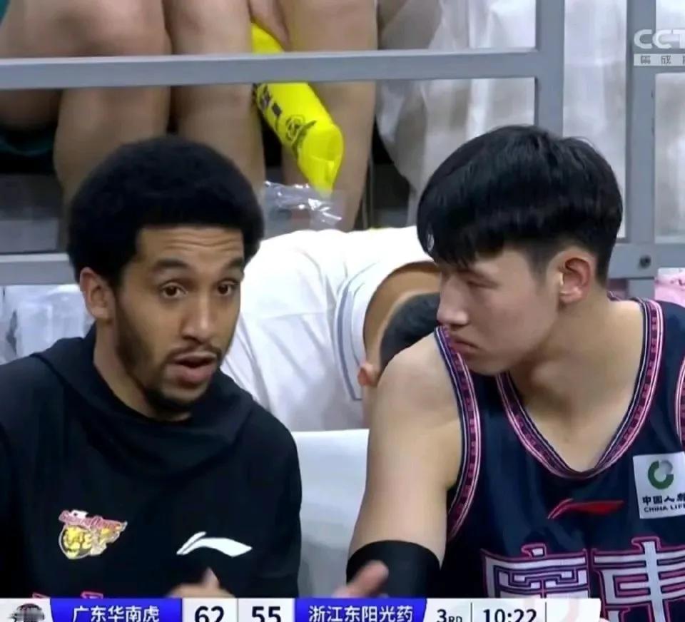 沃特斯在社交媒体，库珀妥妥的NBA级别后卫水平 ！打爆沃特斯没有半点疑问 ！一个