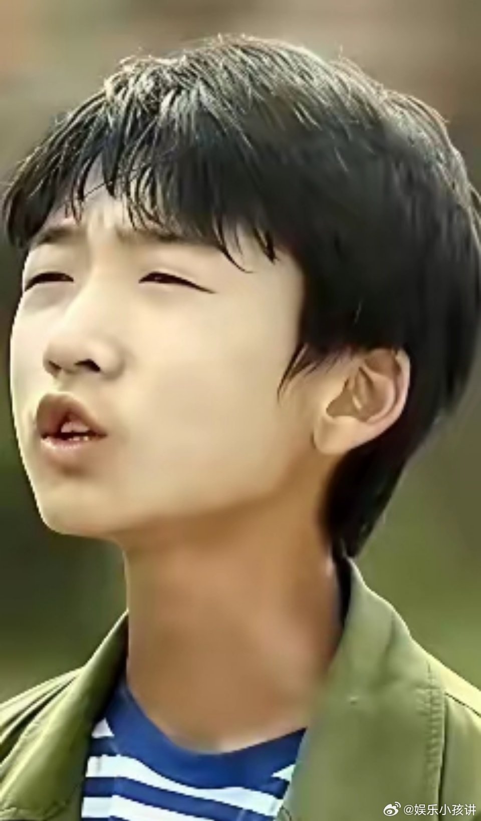 电视剧《纯真年代的爱情》，我没有看几集。可是我发现饰演女主角哥哥的演员挺面熟。总