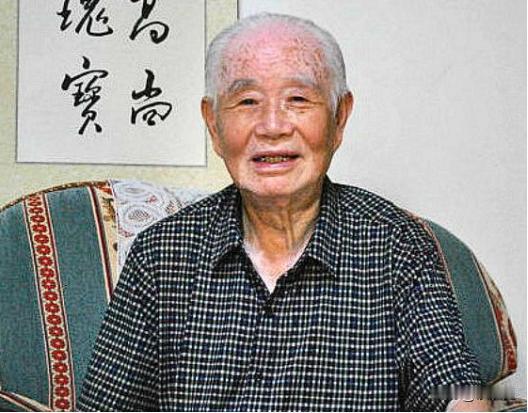 1945年山西太原，20岁的阎锡山侍从秘书李蓼源，只因一句真实批注被判活埋。绝境