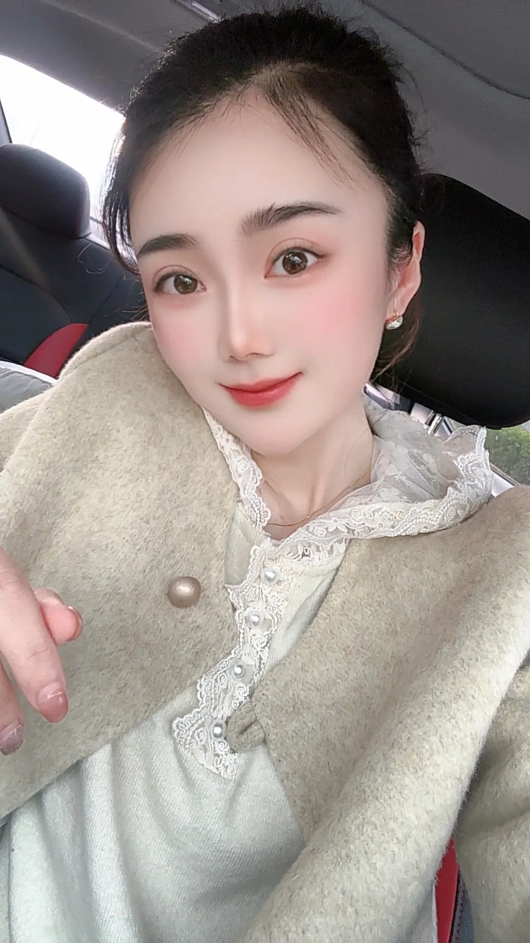 “生活中，别人的话，听听就罢，不说、不问、不掺合。”