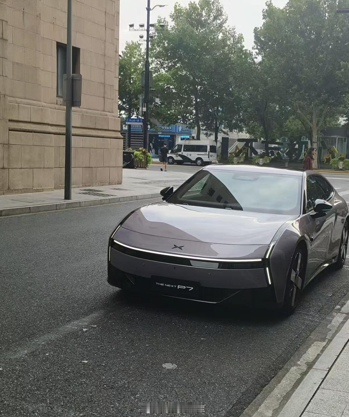 小鹏新 P7 的前脸新照片！帅不帅？42how新能源汽车小鹏p7 ​​​