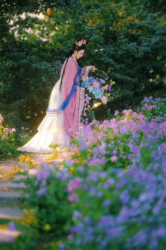 仕女图·脉脉眼中波，盈盈花盛处💐南京约拍