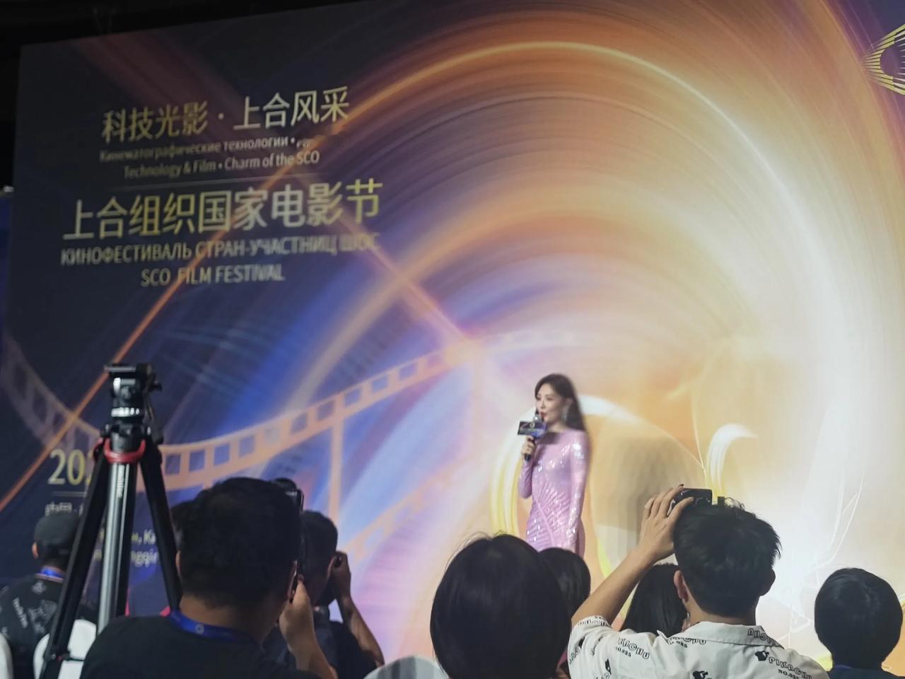 第一波明星来啦！