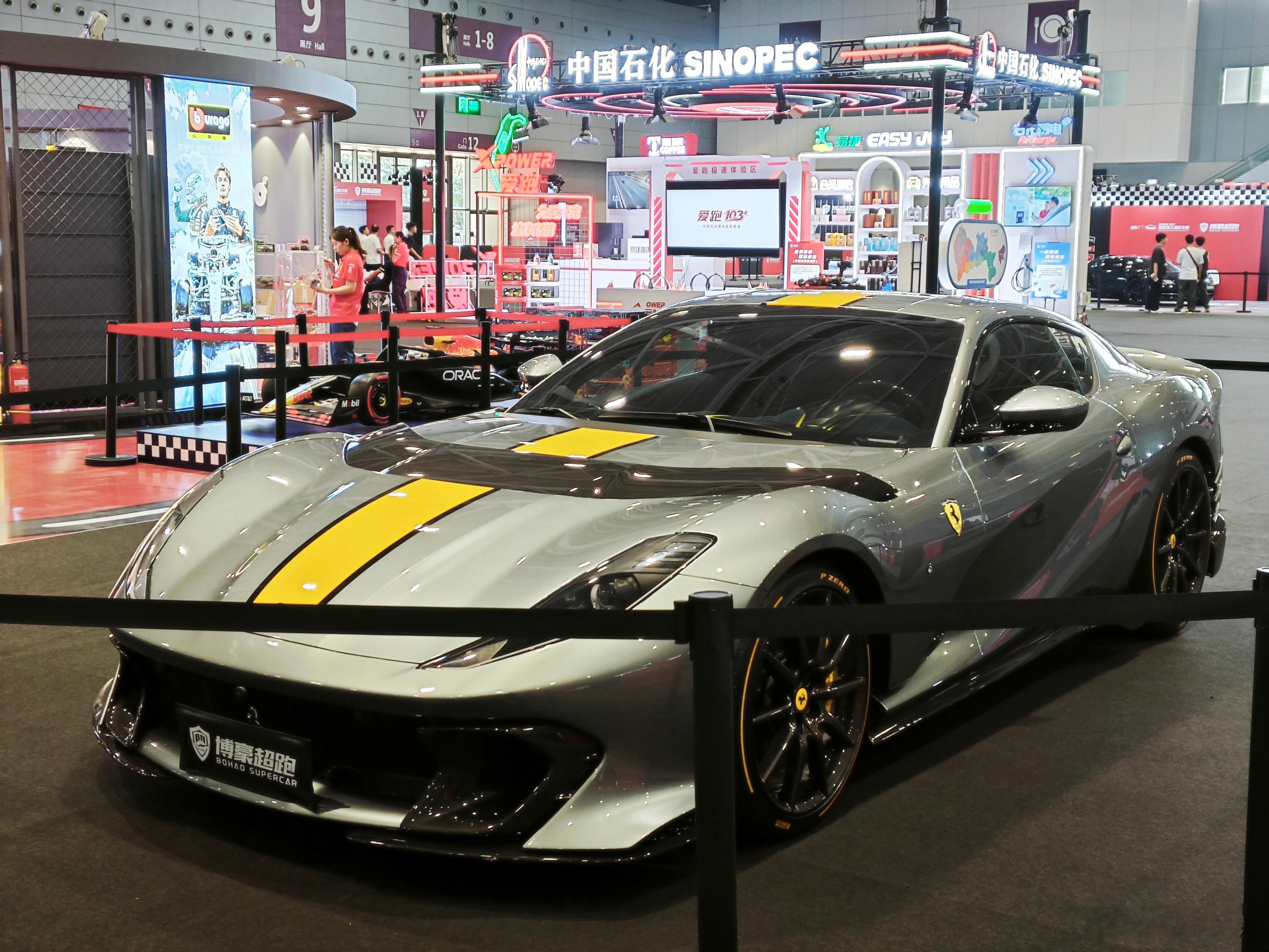 法拉利812 Competizione，法拉利 “V12自然吸气的谢幕之作” ，