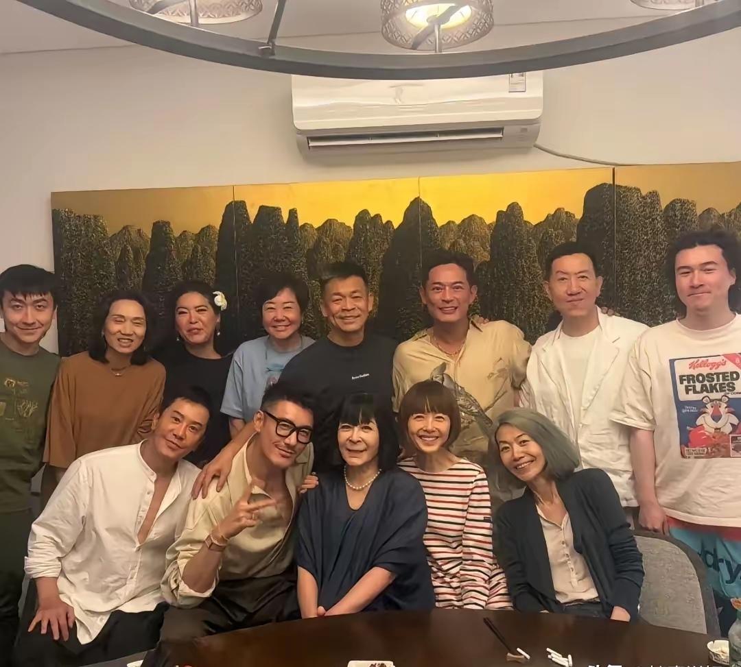 90年代的内娱这一批是最优秀的，所以他们都能逐渐的翻红也是理所应当的。

  近