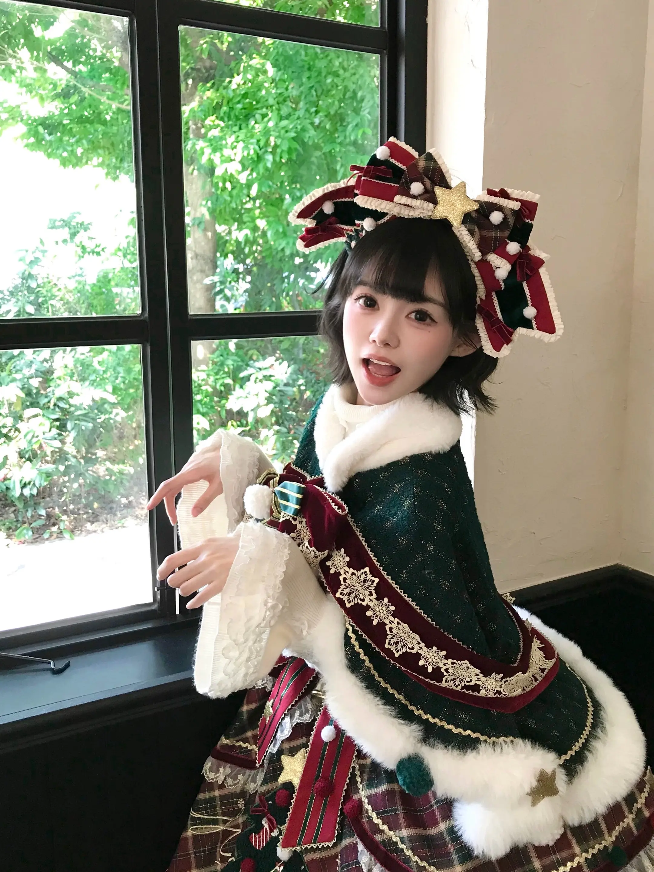 花匣圣诞款来啦♡゛短发意外也很适合穿lo.