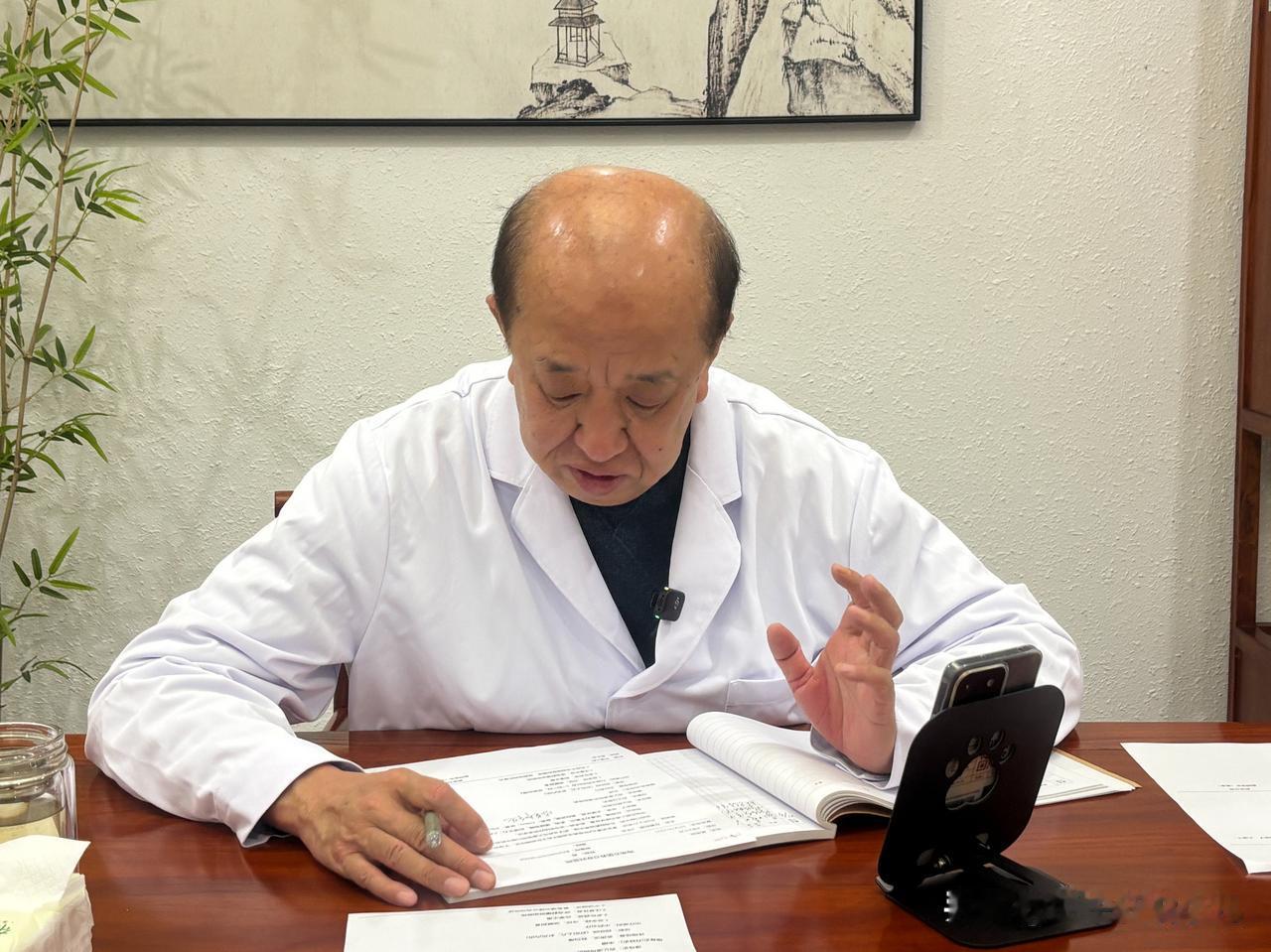 【儿童鼻炎，想要告别反反复复，抓住这个原则，比喷鼻子管用】
我是孟牛安，深耕儿科