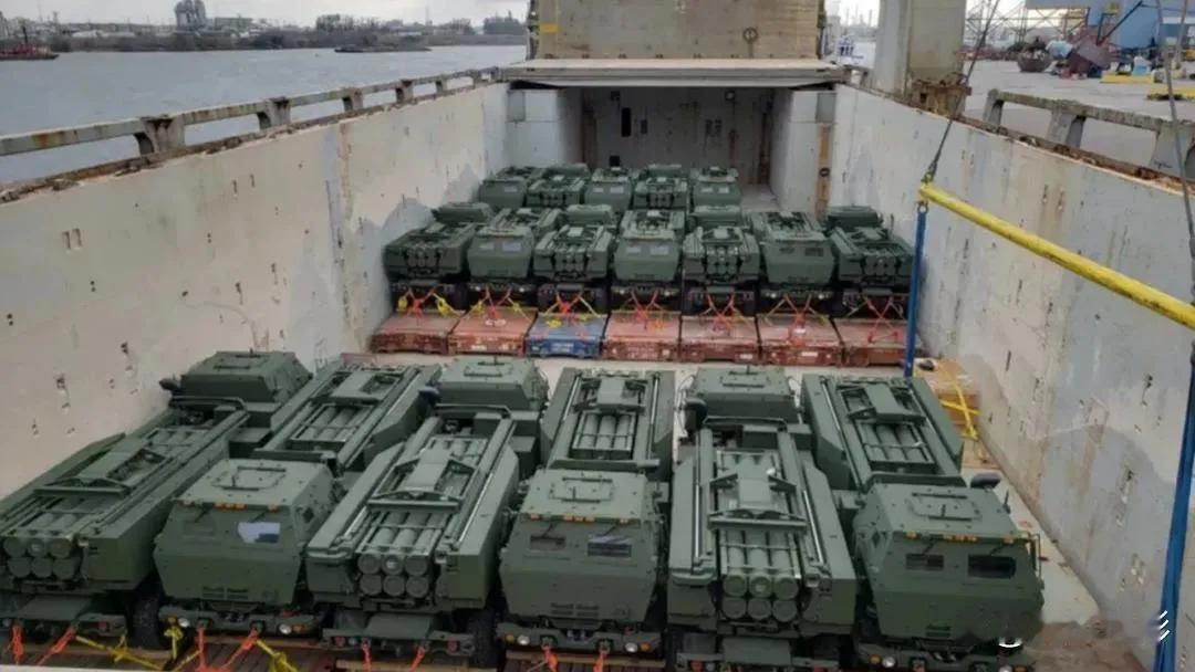 终于出手了！12月26日，中国外交部宣布，美国近日向中国台湾地区大规模出售武器，