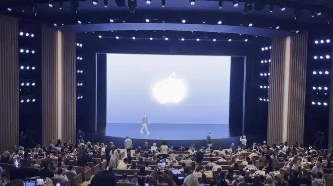 9月9日10时（太平洋时间），苹果在秋季发布会上推出全新Siri AI。该AI定