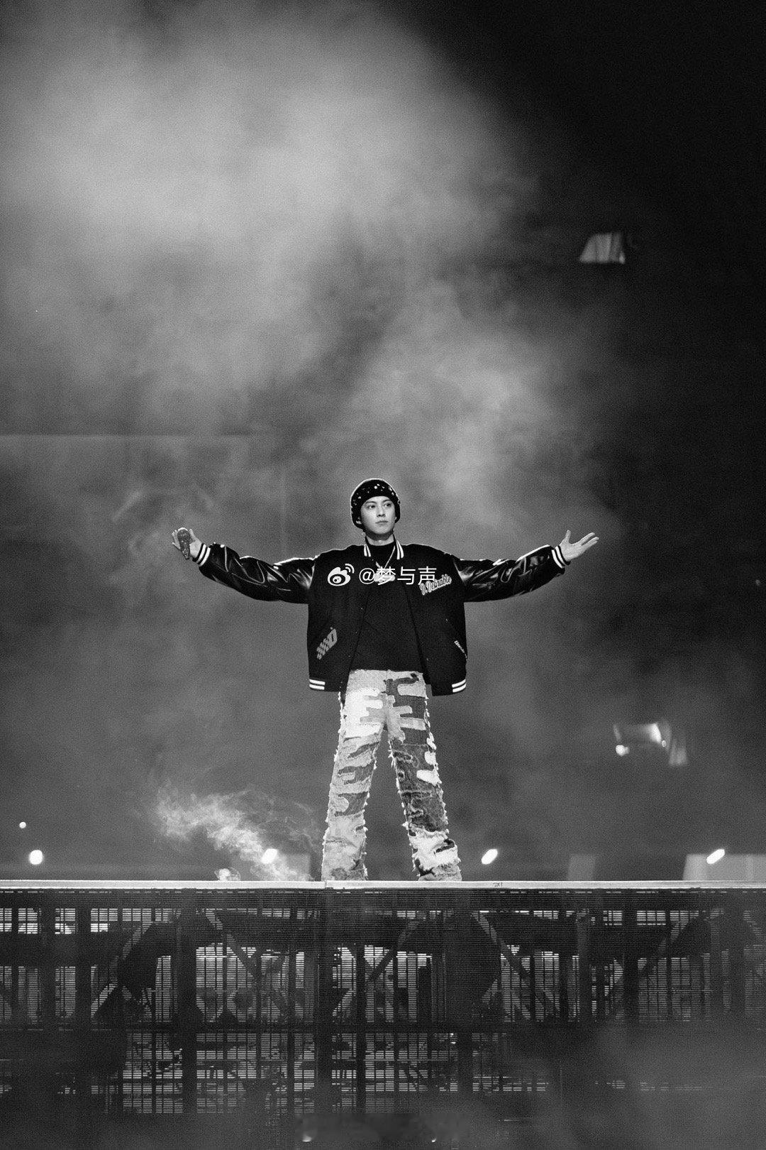 这哪是MV分明是微电影！王鹤棣在《优雅》里玩转多重宇宙，从现实到游戏无缝切换，每