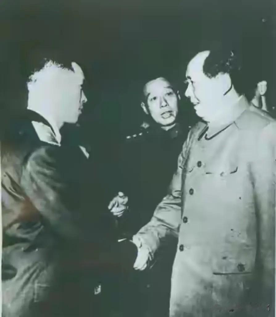 1958年2月，李志民以中国人民志愿军政治委员身份（实际已于1957年底回国履职