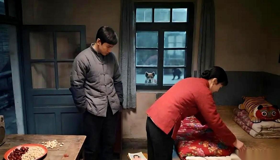 88年，腊月，我结婚。
新婚那晚，媳妇儿没让我上床。
她指着地上给我铺好的铺盖卷