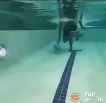 水下运球？感觉不科学啊[震惊]